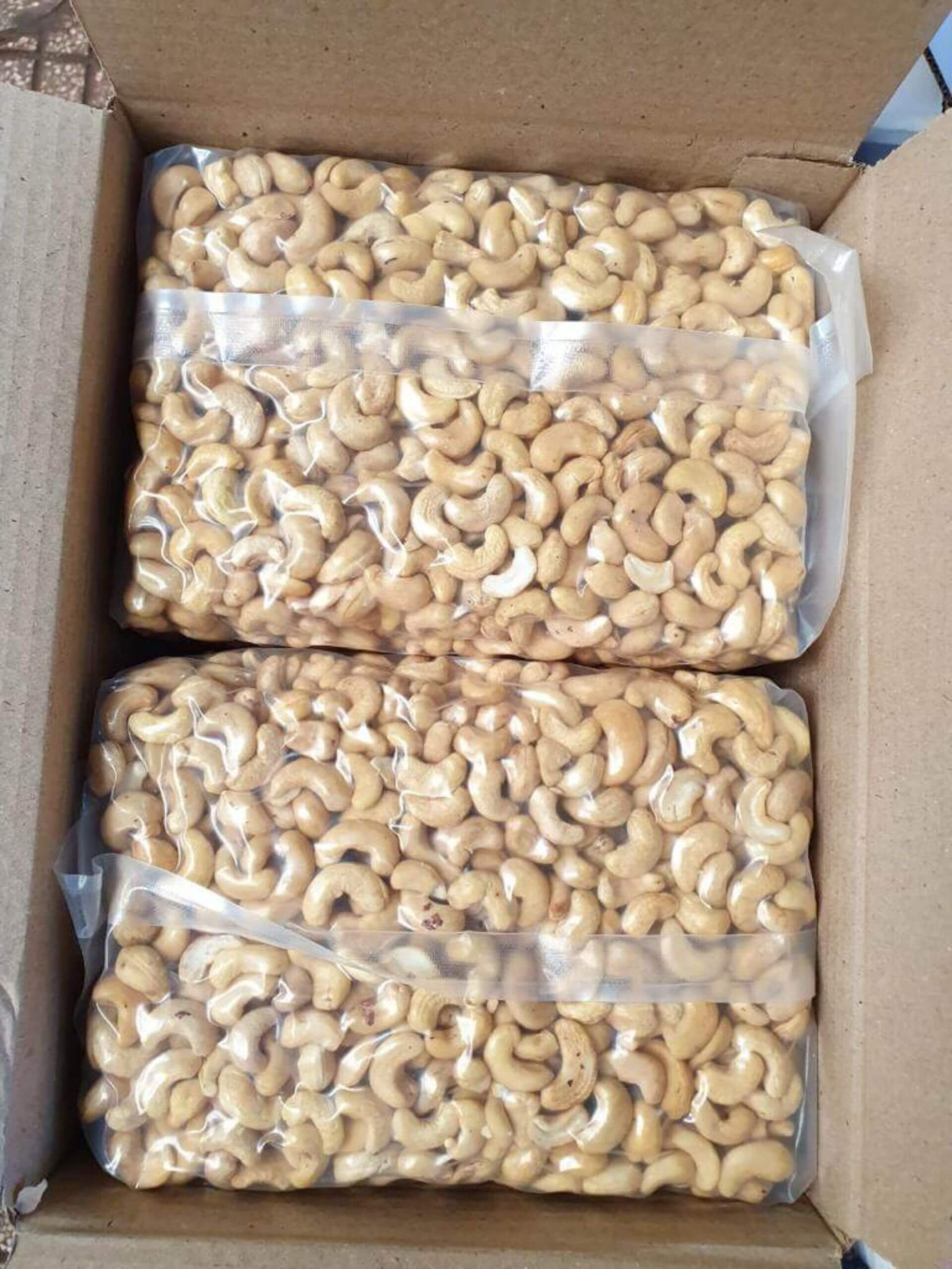 Cashew nut in Vacuum bag